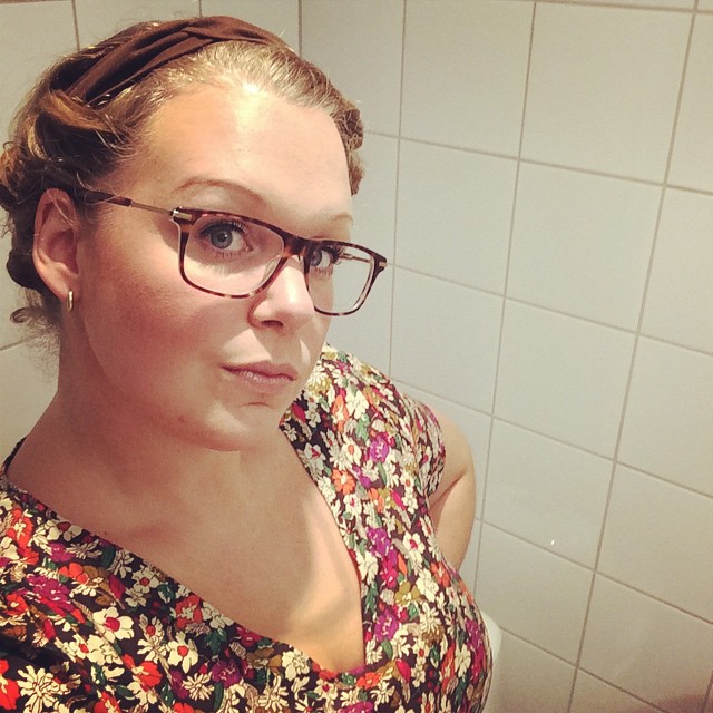 Vi är barnfria ikväll (Woohoo ) och ska på 30+30 års baluns. But first let me take a #selfie